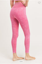Load image into Gallery viewer, Mono B Pink Lattice Seamless Performance Leggings